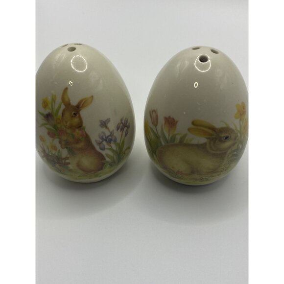 Vintage Bunny-Themed Ceramic Salt & Pepper Shakers With Floral Design Easter Dec - Picture 5 of 11